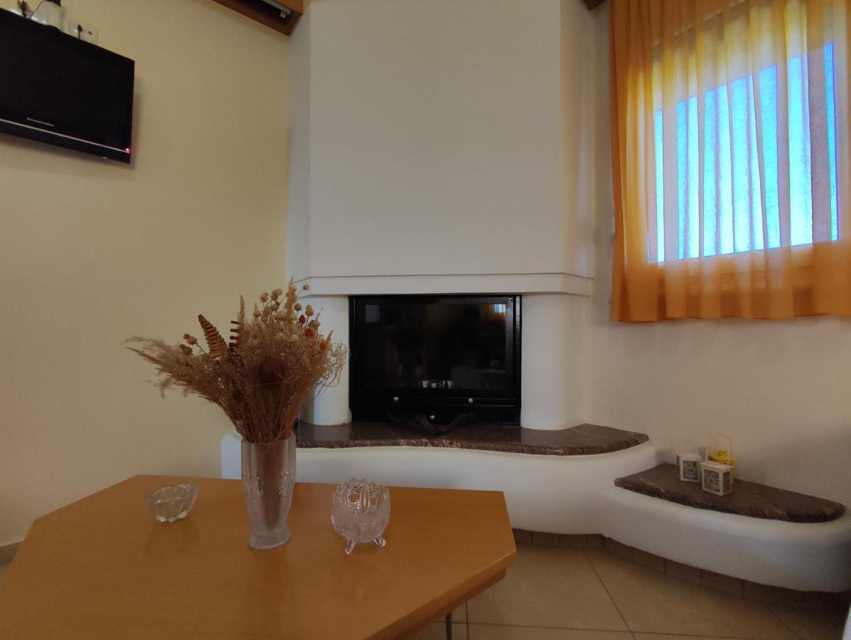 Apartment Dreams 5 *